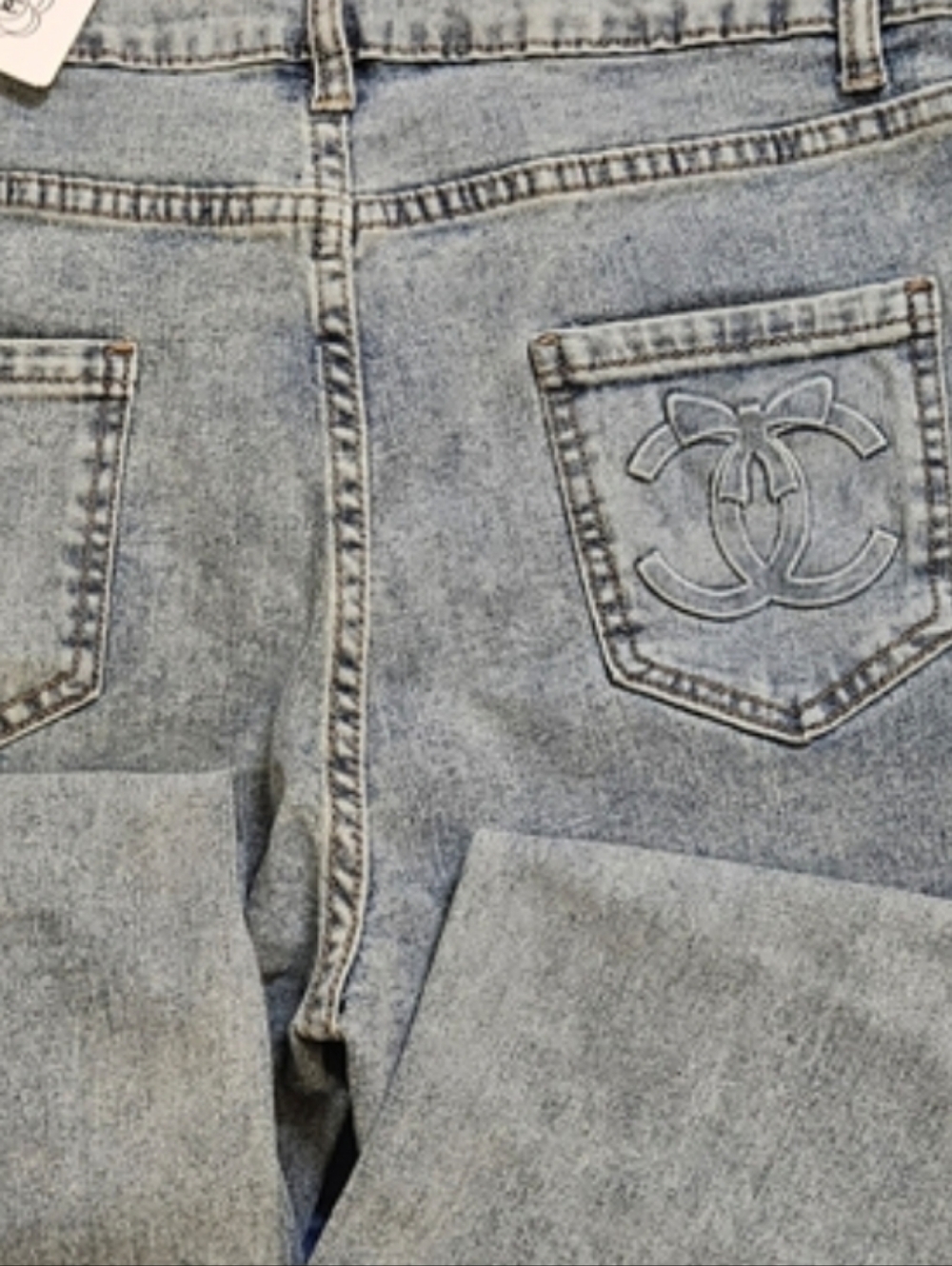 Cropped Straight CC Jeans in Faded Blue - Picture 2 of 13